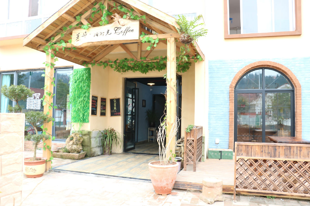 《旌陽區(qū)鄉(xiāng)村振興戰(zhàn)略發(fā)展總體規(guī)劃(2018-2022年)》項(xiàng)目 初期調(diào)研工作順利完成(圖6) 東湖鄉(xiāng)高槐村咖啡小鎮(zhèn) (27)_看圖王.jpg