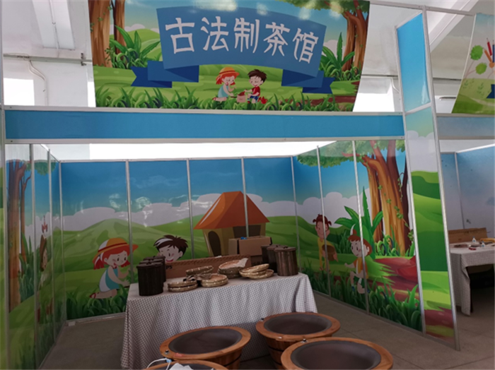 9月3日，中農(nóng)富通調(diào)研組兵分兩路對(duì)南京高淳區(qū)武家嘴現(xiàn)代農(nóng)業(yè)產(chǎn)業(yè)示范園區(qū)和棲霞區(qū)龍?zhí)冬F(xiàn)代農(nóng)業(yè)產(chǎn)業(yè)示范園區(qū)的調(diào)研工作。(圖8)