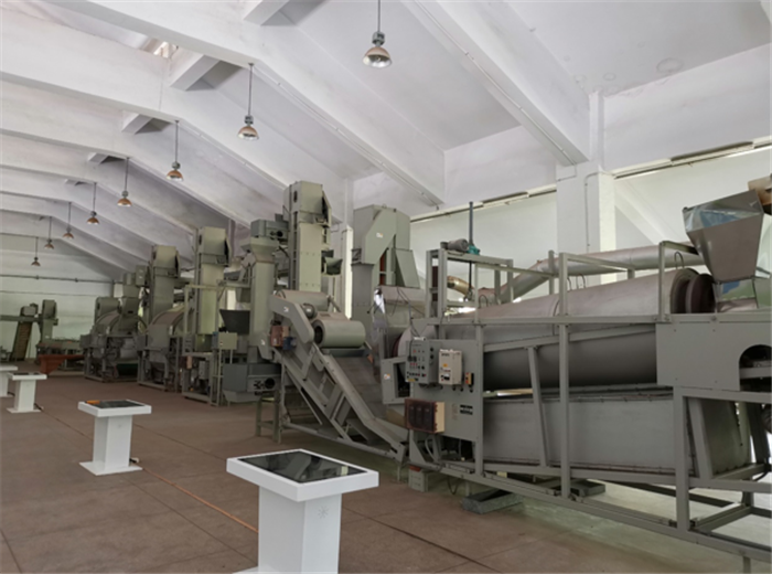 9月3日，中農(nóng)富通調(diào)研組兵分兩路對(duì)南京高淳區(qū)武家嘴現(xiàn)代農(nóng)業(yè)產(chǎn)業(yè)示范園區(qū)和棲霞區(qū)龍?zhí)冬F(xiàn)代農(nóng)業(yè)產(chǎn)業(yè)示范園區(qū)的調(diào)研工作。(圖7)